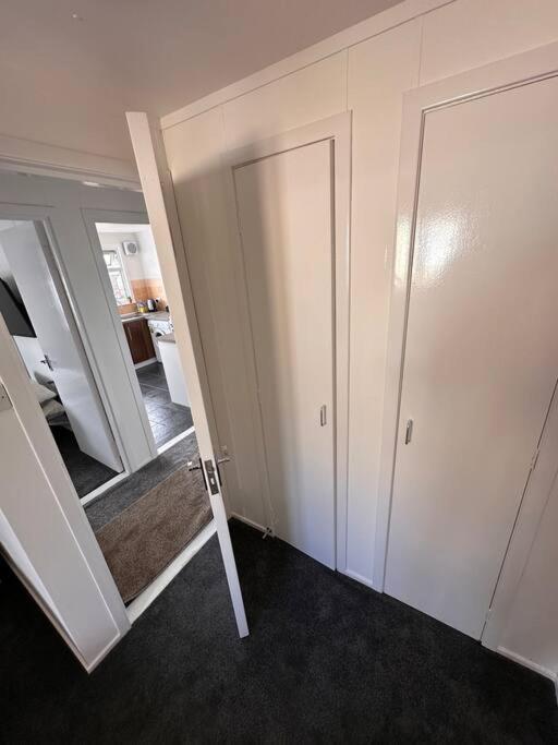 Semi-Detached Chalet - Uddingston, Glasgow Exteriér fotografie